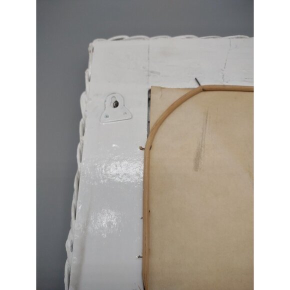 Vintage 1970s White Wicker Wall Mirror Cottage Retro, Rectangular 16" x 12" - Picture 6 of 14